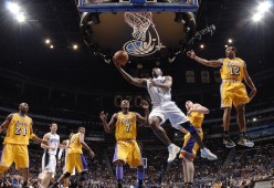 爱游戏平台-广州队逆转成功，豪取赛季重要胜利，前12轮的比赛,广州队取得5胜7负的成绩