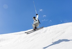 爱游戏中国-年轻中卫是否能应对联赛节奏变化挑战，年轻中卫排名