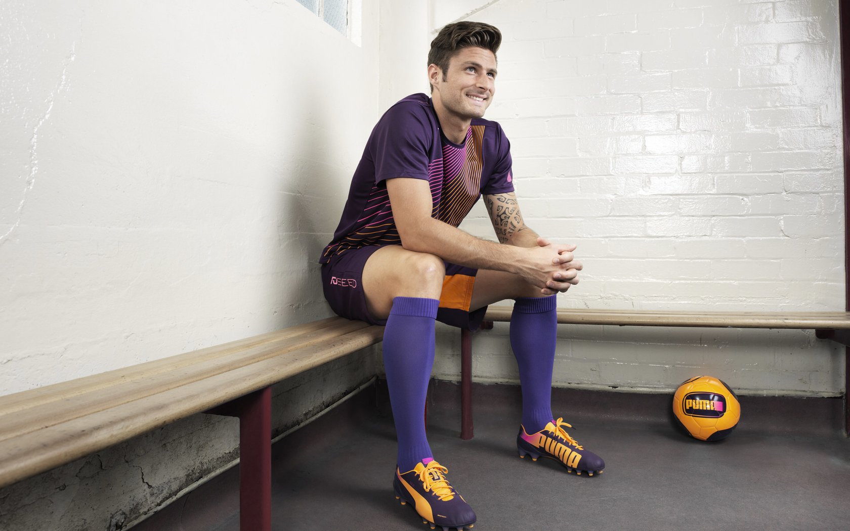 美国队中场卡瓦尼在巴黎奥运会上展现出强大的进攻组织能力，卡瓦尼拒绝为巴黎出场