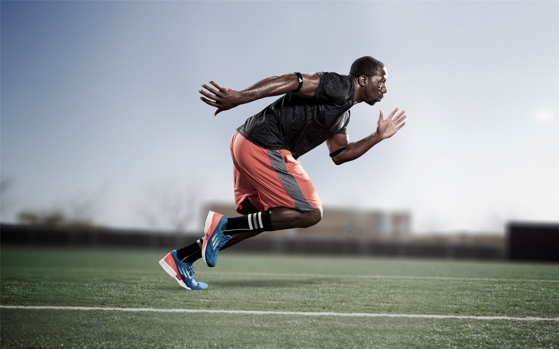 “球场大咖秀：明星球员的非凡绝技”，球星打比赛